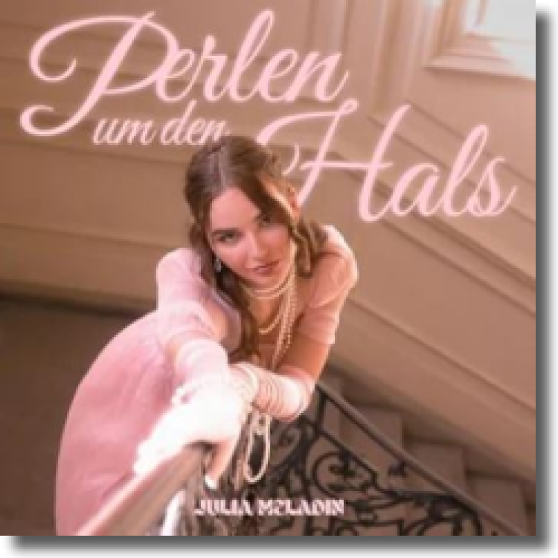 Julia Meladin - Perlen um den Hals