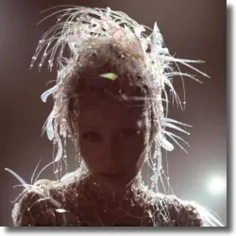 Miley Cyrus - Something Beautiful